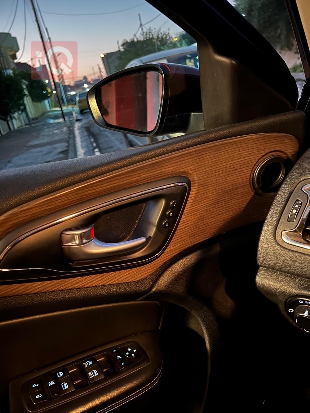 کرایسلەر 200